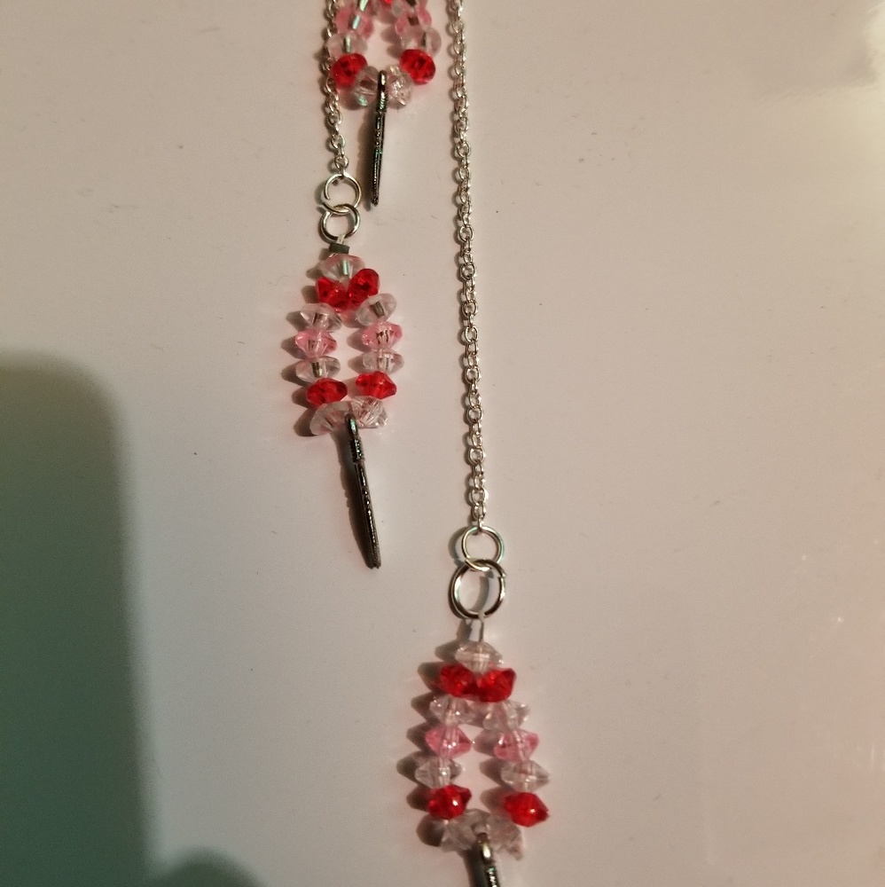 Allagator  hair piece beaded red and clear